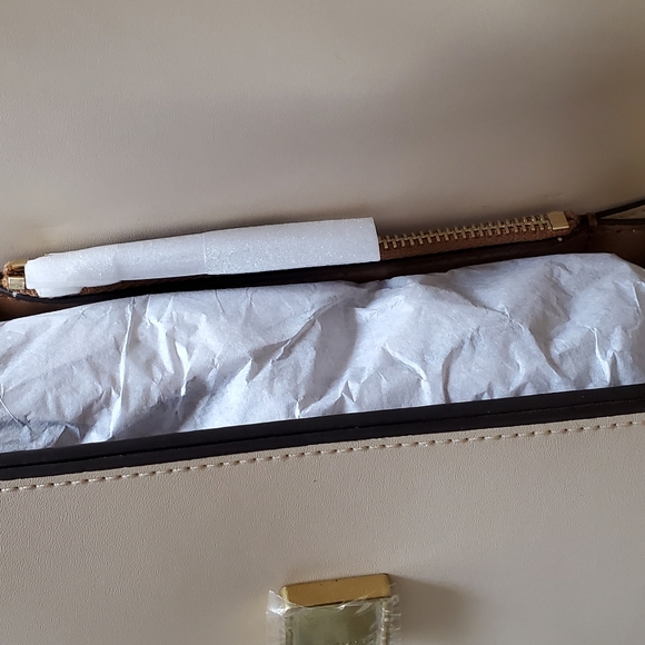 Tory Burch Eleanor Small Convertible Shoulder Bag - Picture 6 of 7